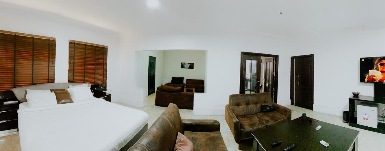 Taverna Lounge & Boutique Hotel Port Harcourt Exterior photo